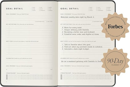 Full Focus Navy Linen Planner by Michael Hyatt - Image 5